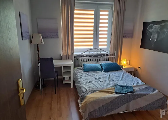 Comfortable Close To Spodek דירה