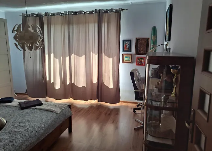 Comfortable Close To Spodek דירה *